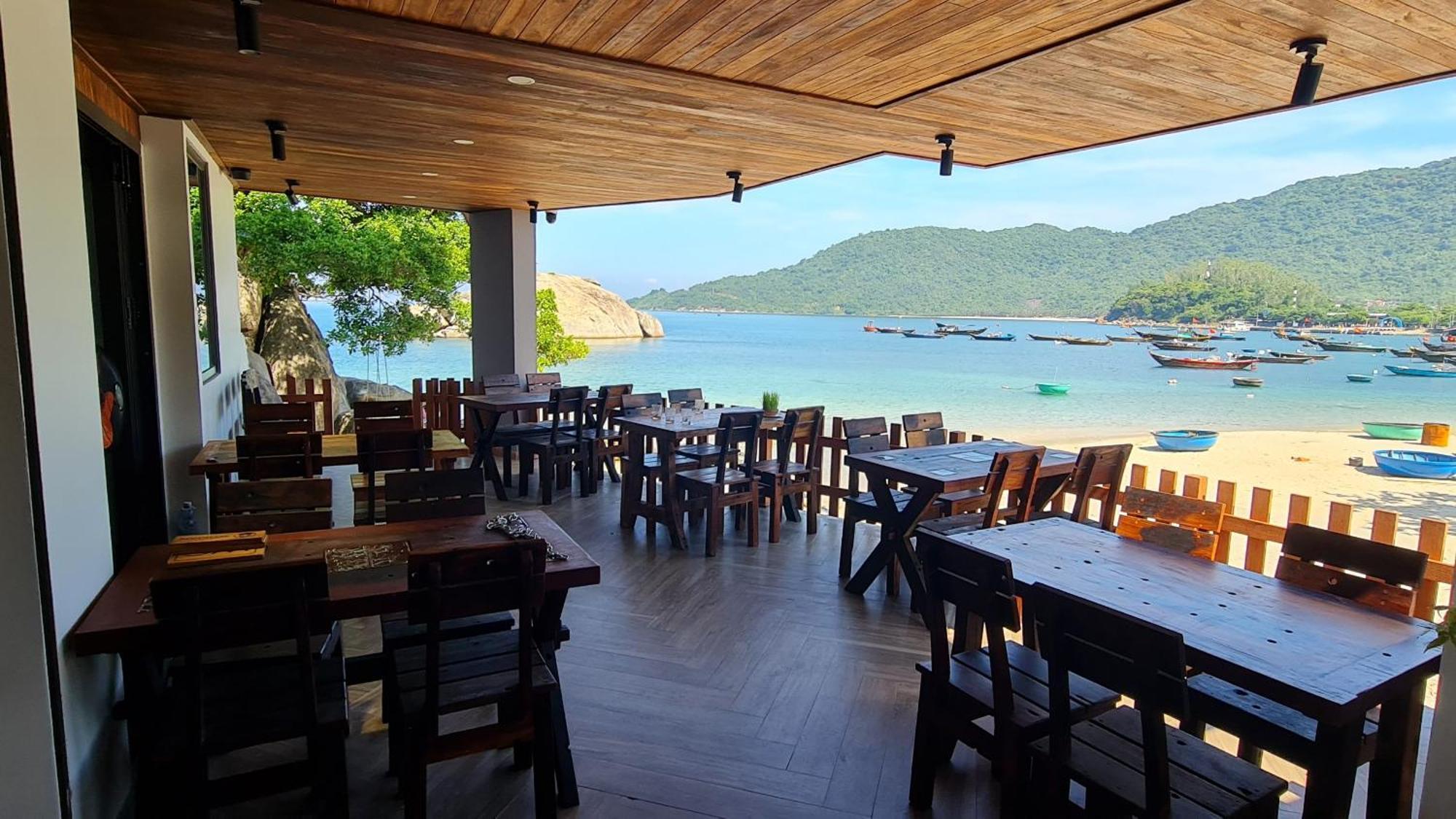 The Coral Homestay & Pub Tân Hiệ Bagian luar foto