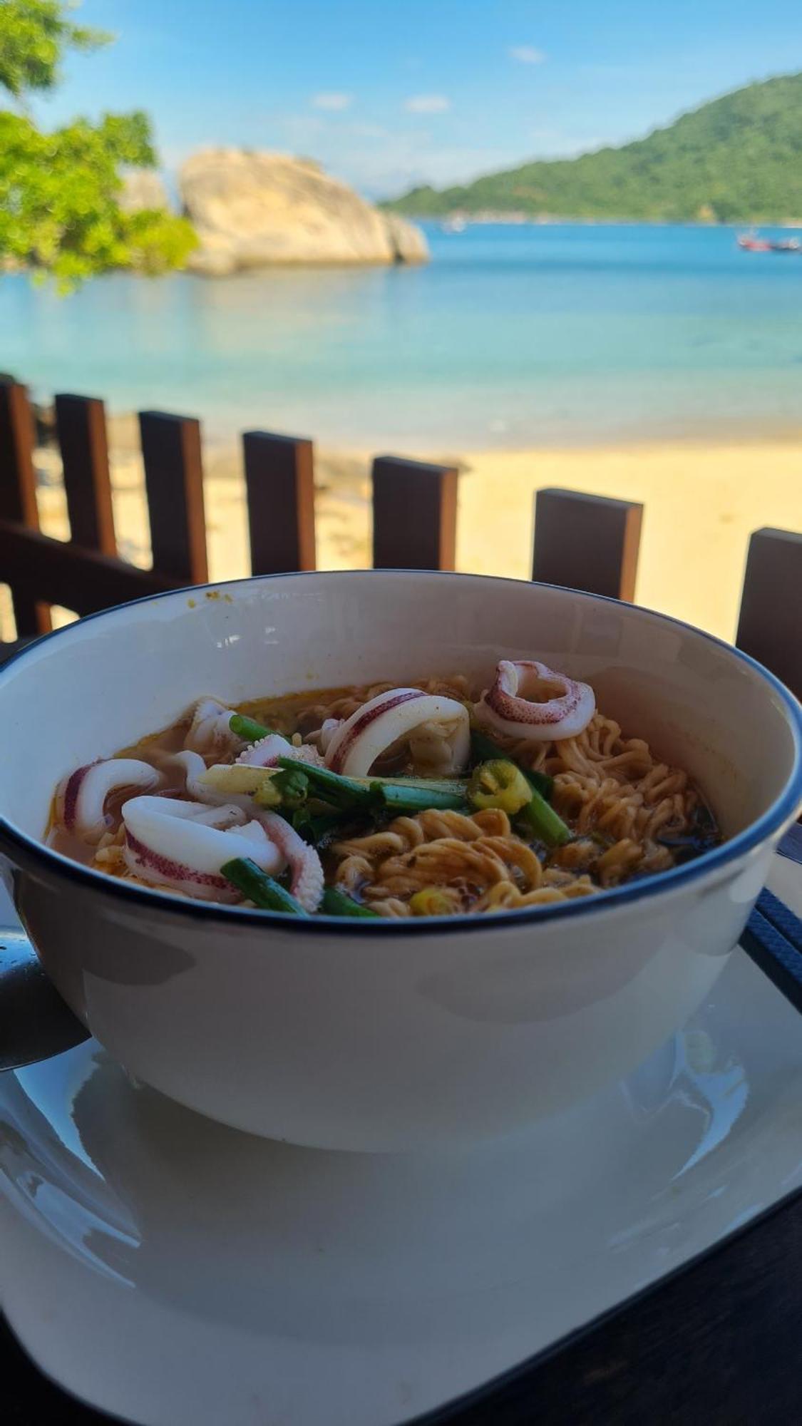 The Coral Homestay & Pub Tân Hiệ Bagian luar foto