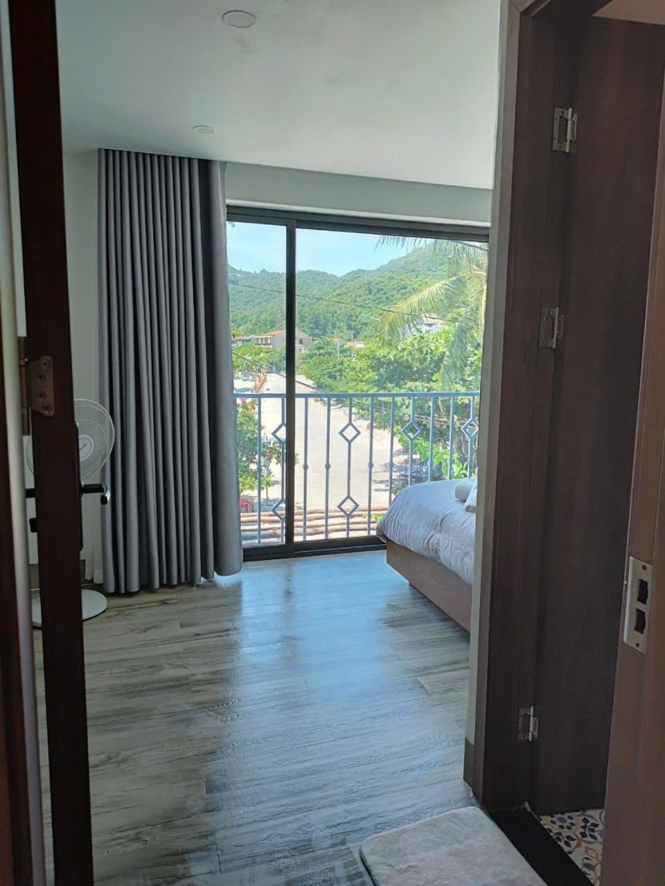The Coral Homestay & Pub Tân Hiệ Bagian luar foto
